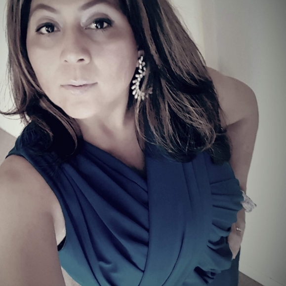 Meet your Posher, Ana - Picture 1 of 6